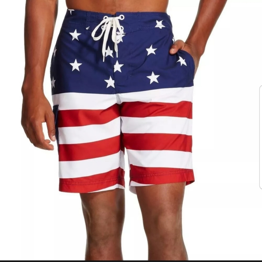 NEW WITH TAGS BIOWORLD AMERICAN FLAG SWIM TRUNKS M